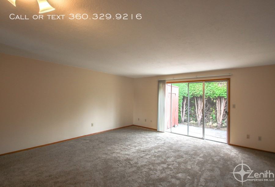 4805 E 18th St - Photo 2 of 9