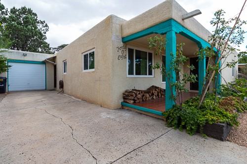 4008 Simms Ave SE - Photo 2 of 31