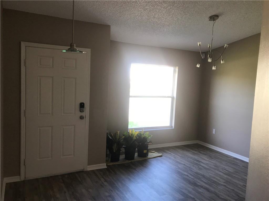 536 Lakeview Dr - Photo 2 of 16