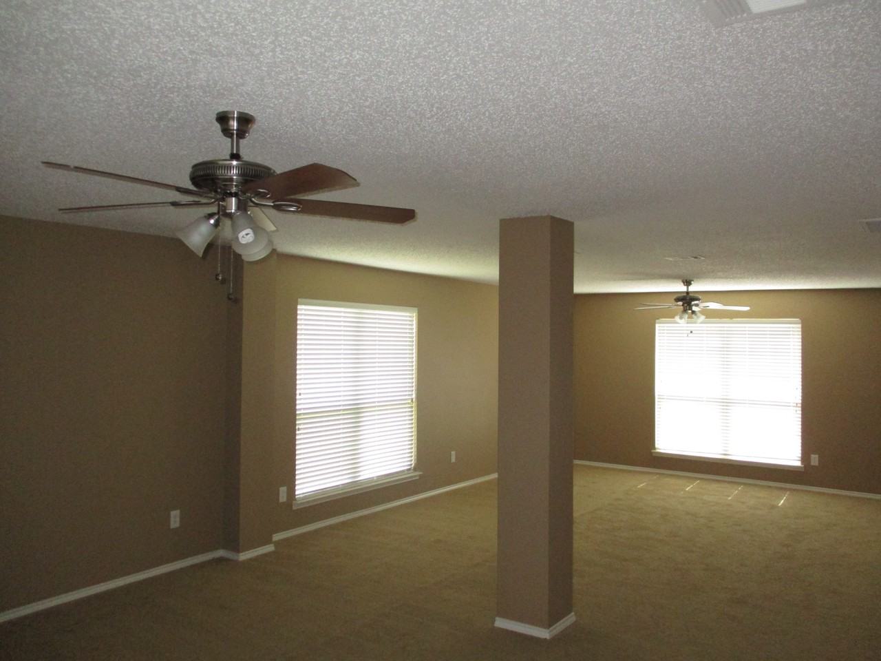 2817 Shelduck Dr - Photo 3 of 10