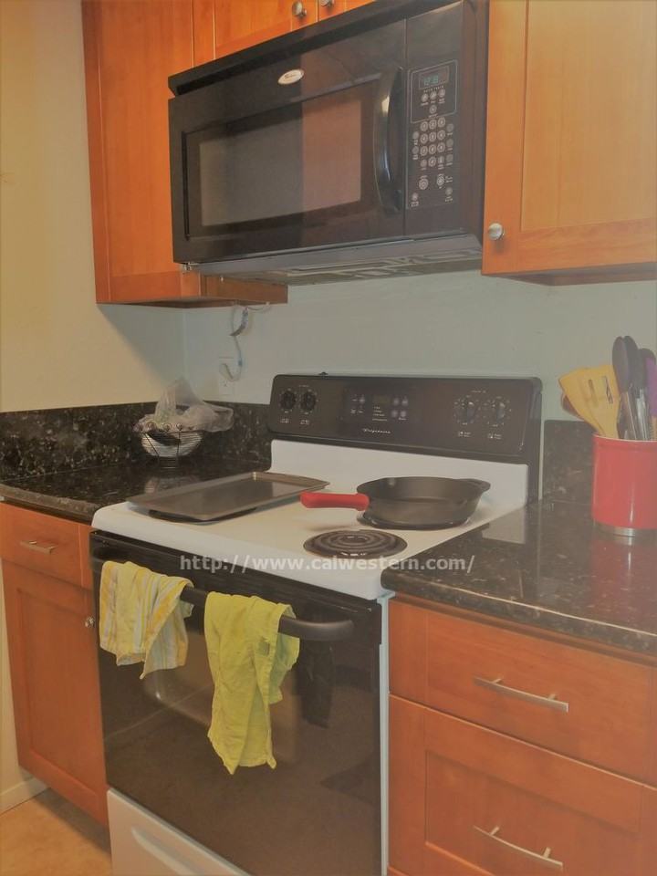 1559 Four Oaks Cir - Photo 3 of 6