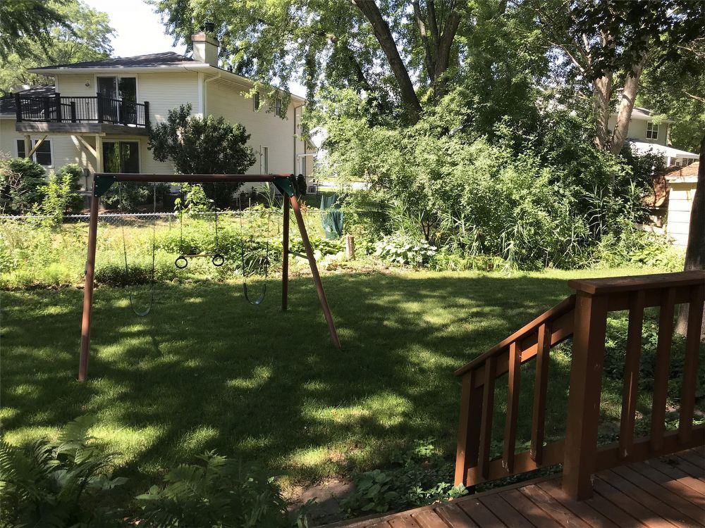 826 Broadview Dr - Photo 3 of 19