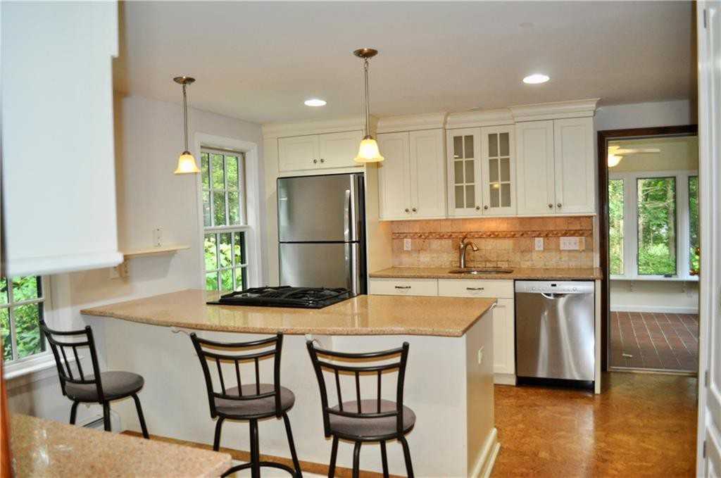 1350 Frenchtown Rd - Photo 3 of 28