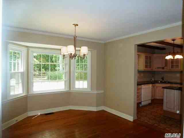 474 Woodbury Rd - Photo 3 of 9