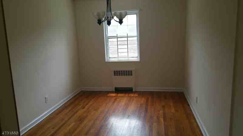 4D Colfax Manor - Photo 3 of 7