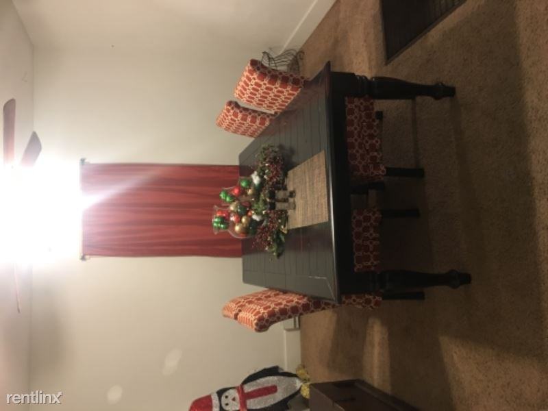 607 S Case St - Photo 2 of 8