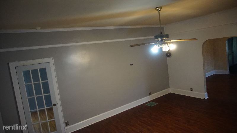 110 N Walnut St - Photo 2 of 11