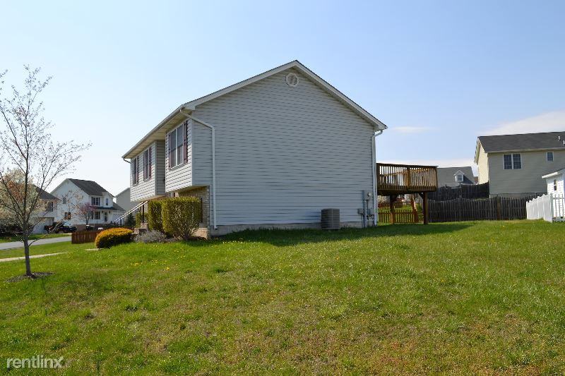 185 Ford Cir - Photo 2 of 31