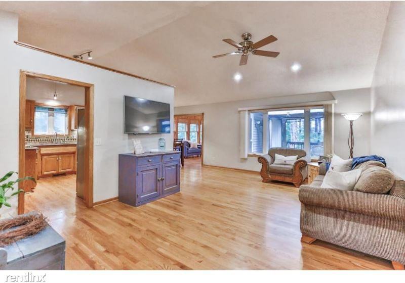 29420 Hillcrest Dr - Photo 3 of 25