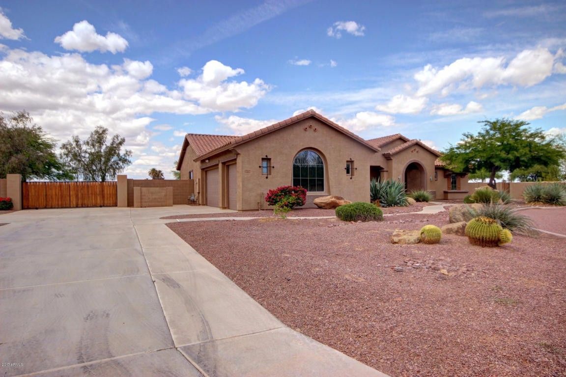 14086 W Hope Dr - Photo 2 of 39