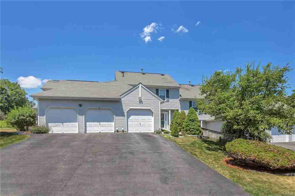 30 Marilyn Ct - Photo 2 of 31