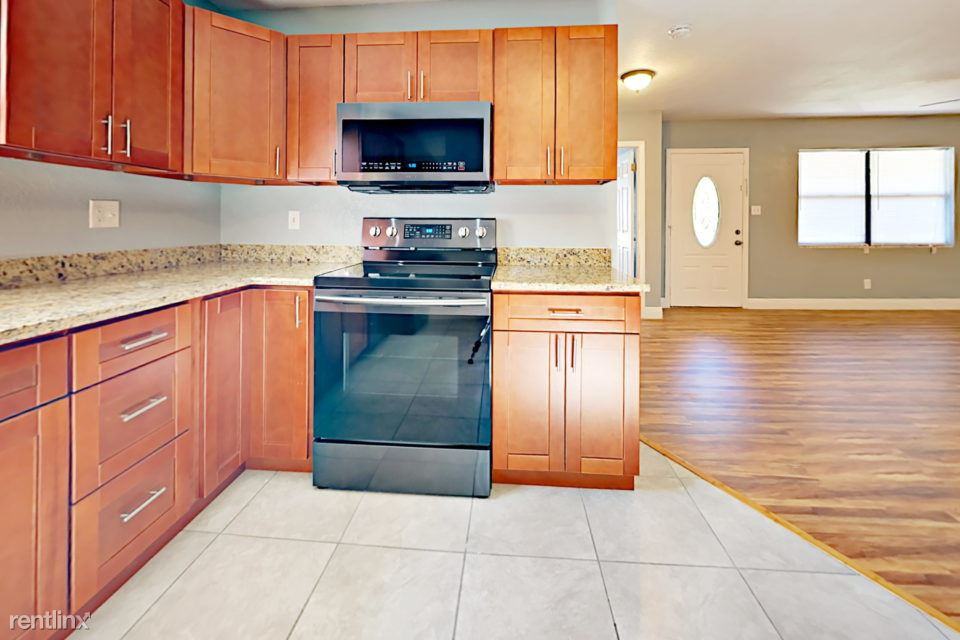 11702 128th Ave N - Photo 3 of 9