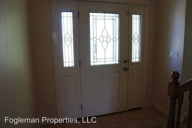 2416 NE Rainy Pl - Photo 2 of 16