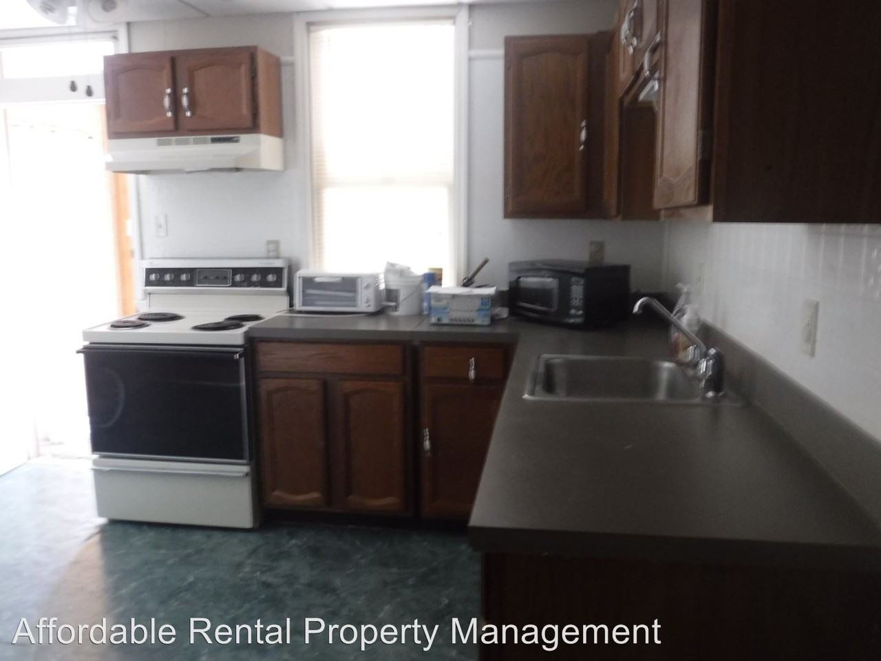 435 Clarendon Ave - Photo 2 of 14