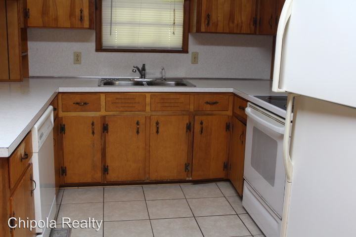 1133 11th Ave - Photo 3 of 12