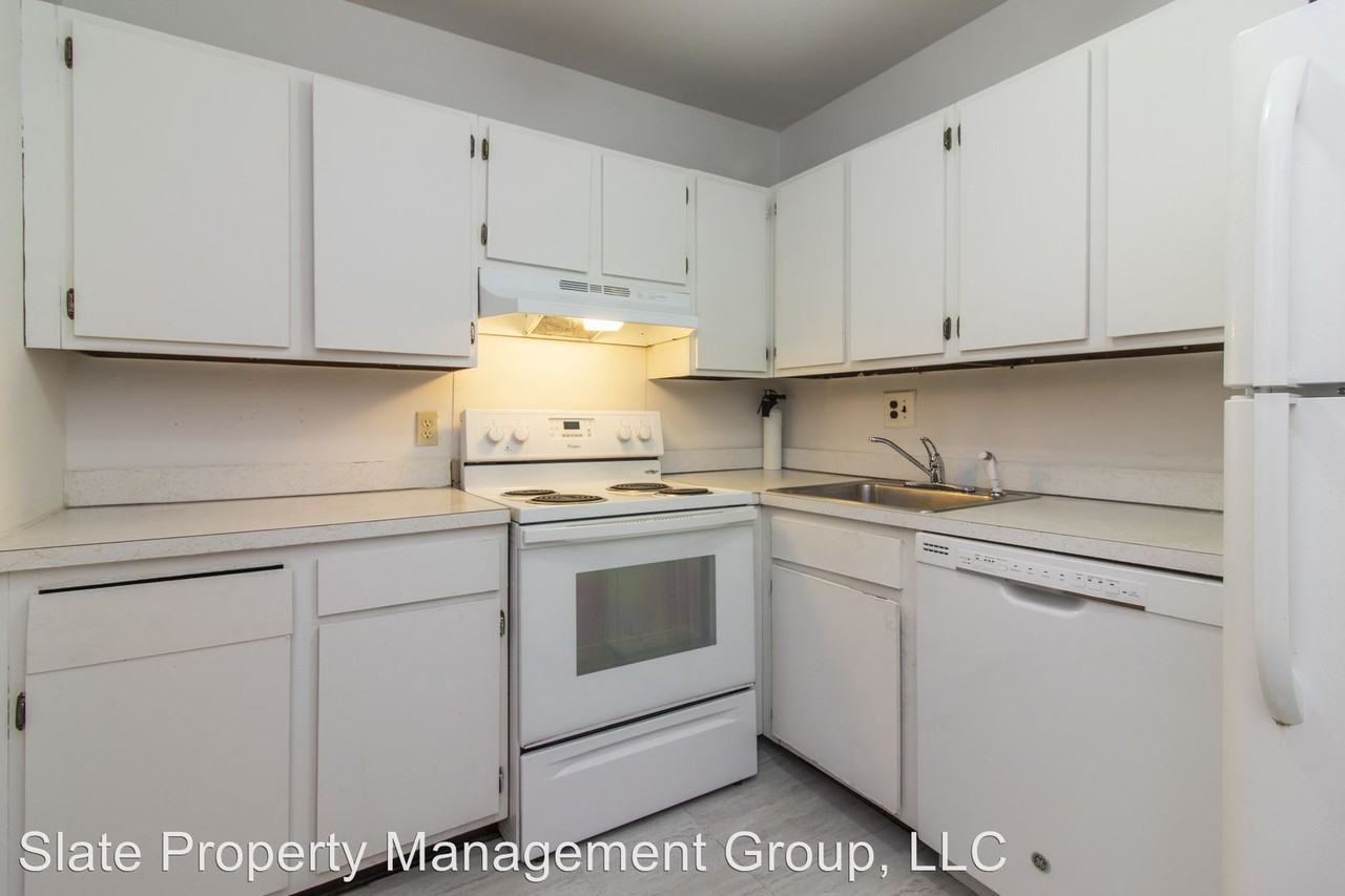 1310 Meadowview Ln - Photo 2 of 23