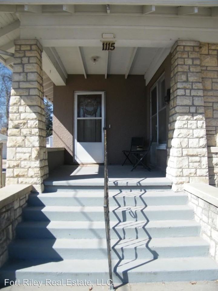 1115 6th St - Photo 2 of 44