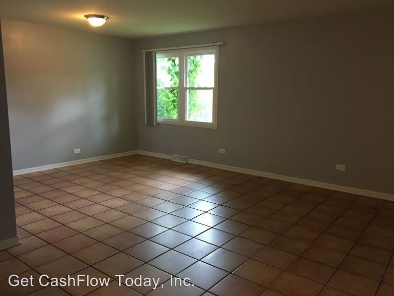 1104 W 187th St - Photo 2 of 10