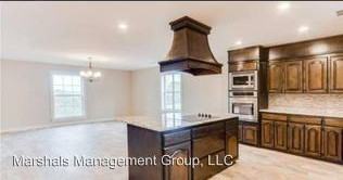 1323 Kings Way - Photo 3 of 11