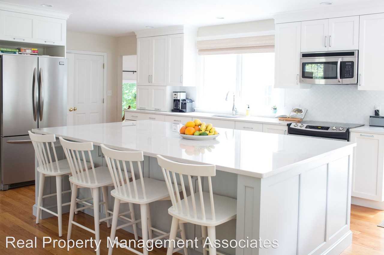 33 Gilford Rd - Photo 3 of 19