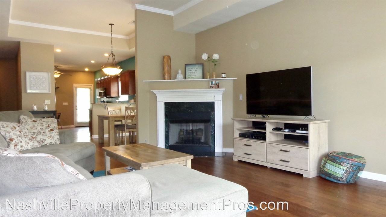 1317 Westvale Dr - Photo 3 of 24