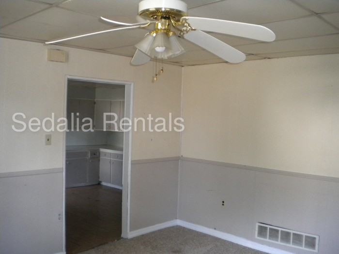 317 N Quincy Ave - Photo 3 of 14