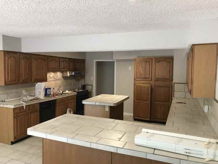 1305 Killian Dr - Photo 2 of 26