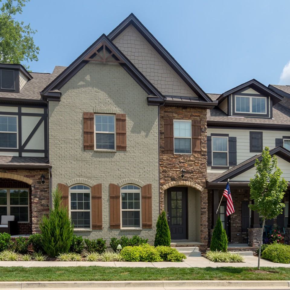 544 Vintage Green Ln