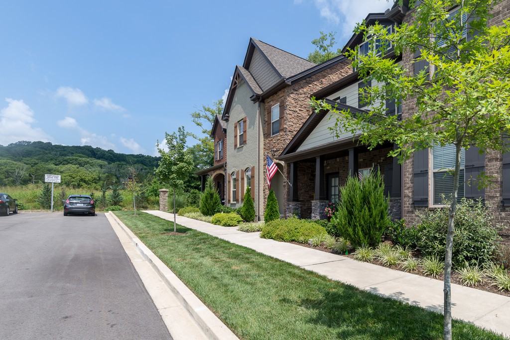 544 Vintage Green Ln - Photo 2 of 23