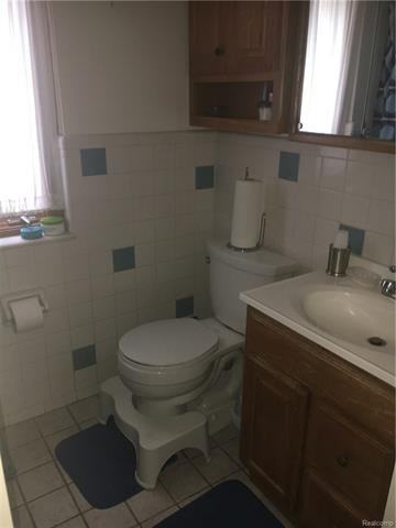 3813 Brewster St - Photo 2 of 9