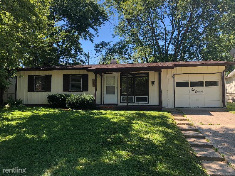 611 Hampton Ln - Photo 3 of 24