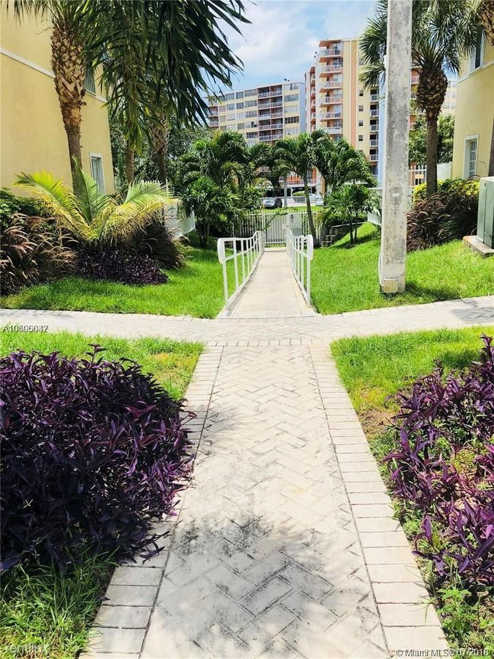 2064 NE 167th St - Photo 3 of 16