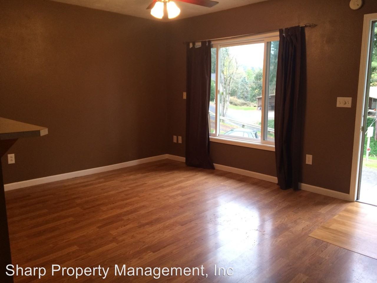 115 50th Pl - Photo 3 of 7