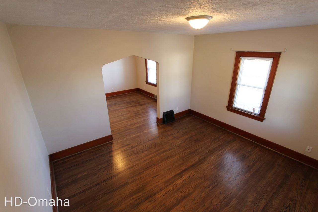 1421 Vinton St - Photo 3 of 7