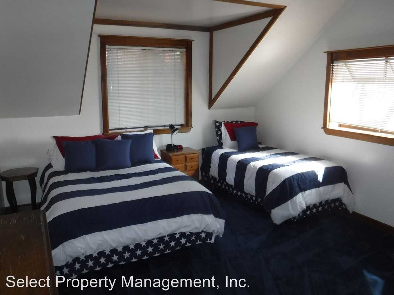 1598 Queens Way - Photo 3 of 50