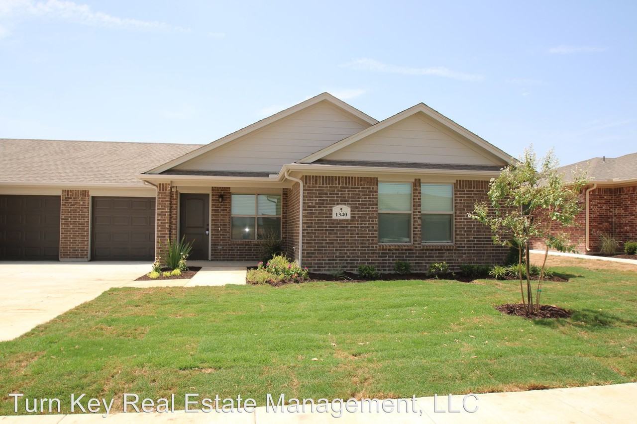 1340-1344 White Sand Dr - Photo 3 of 28