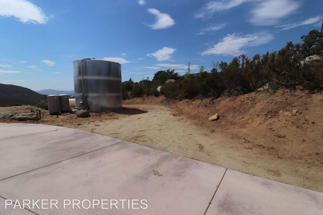 10402 Burrell Way - Photo 3 of 22