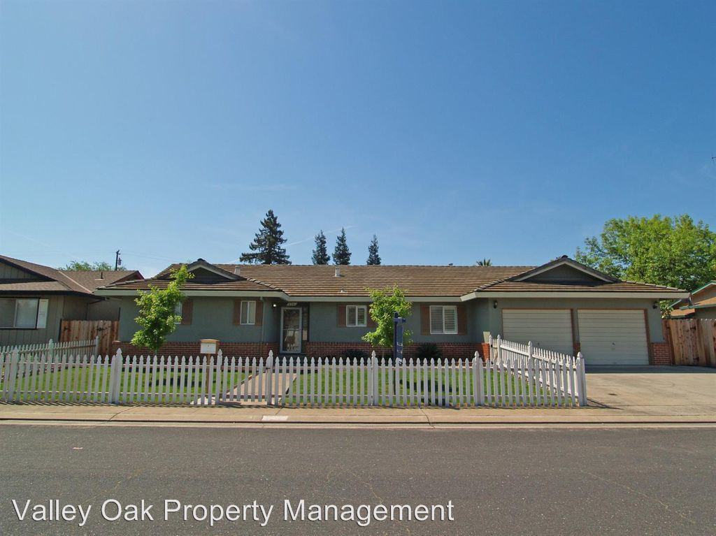 2261 Jordanollo St, Escalon, CA 95320 3 Bedroom House for
