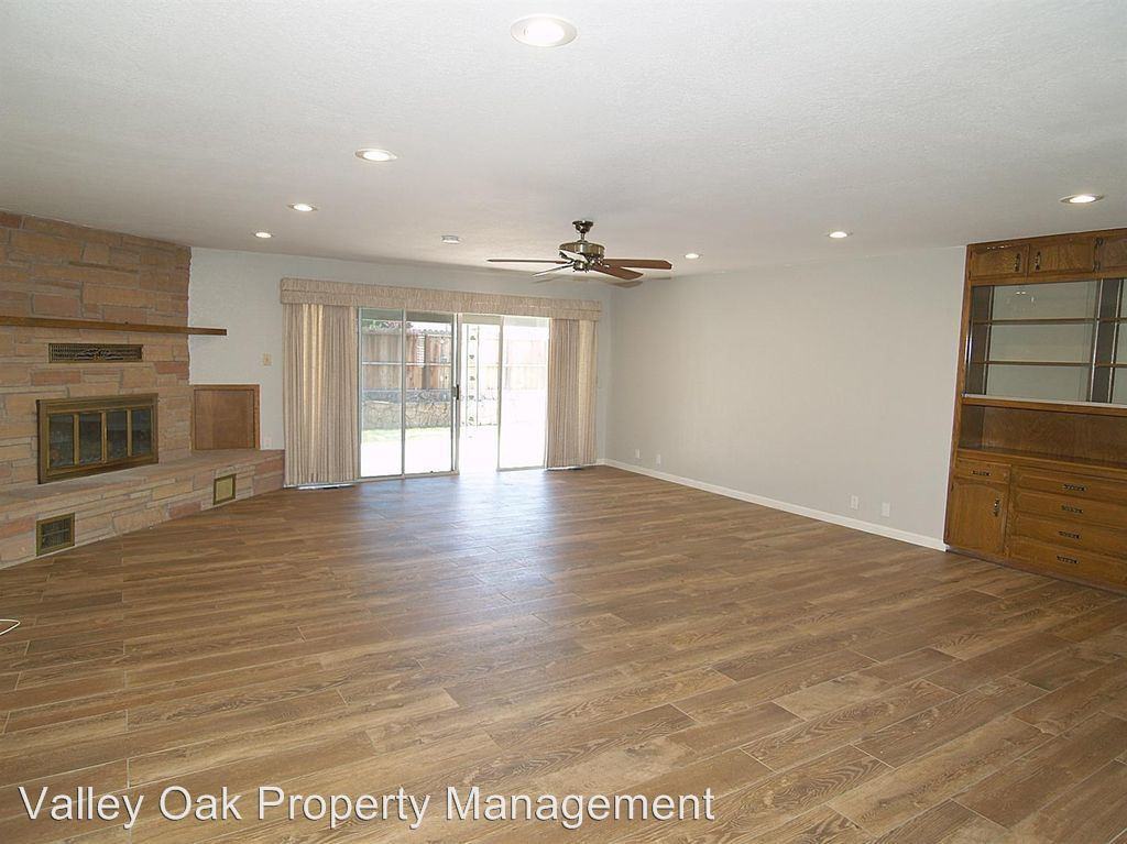 2261 Jordanollo St - Photo 2 of 12