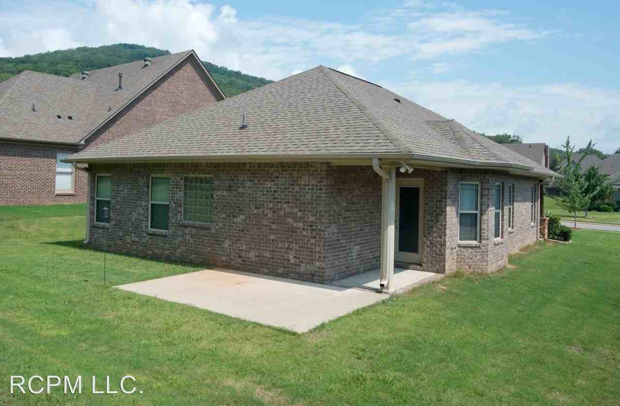 2917 Magnolia Park Drive Southeast - Photo 3 of 27