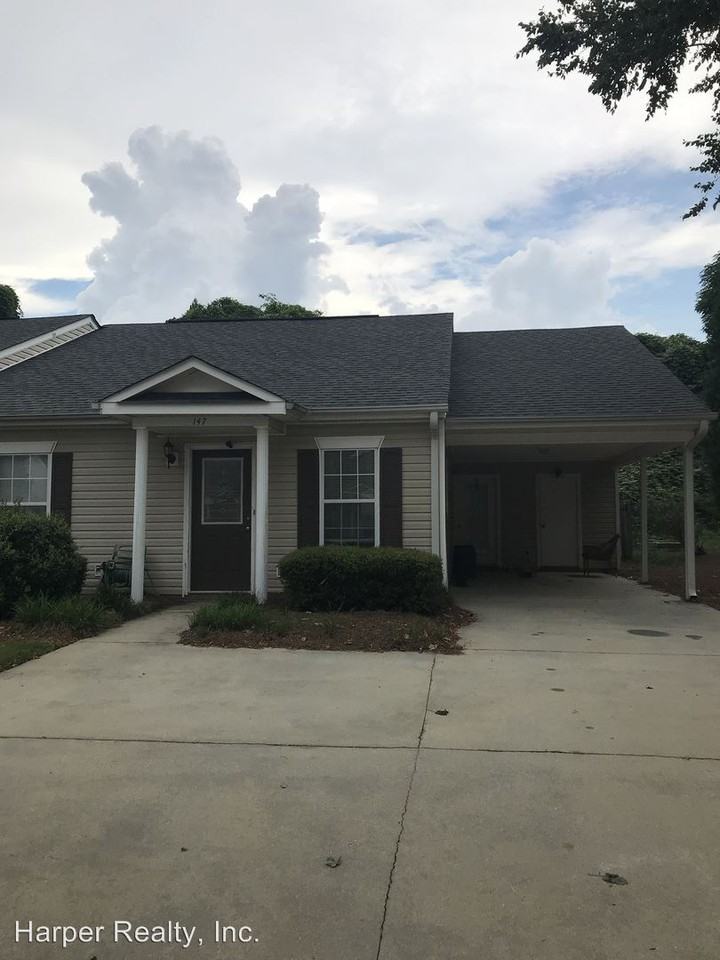 147 Portofino Ln SW