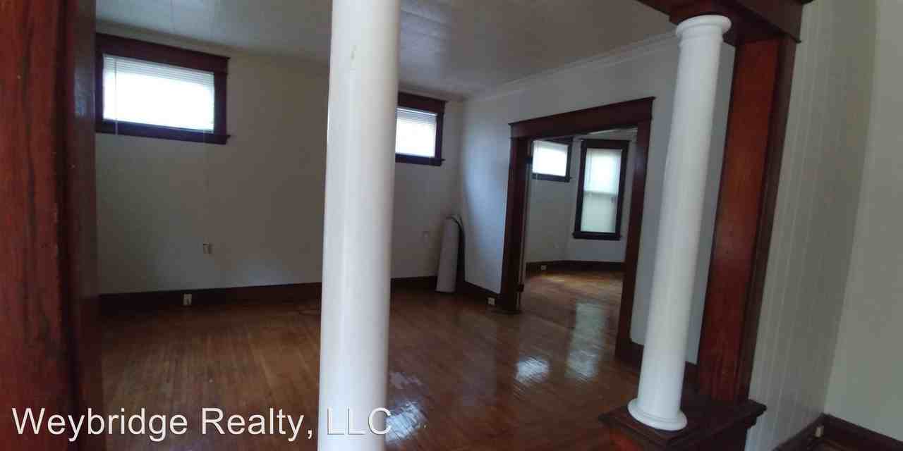 2455 Saturn St - Photo 3 of 10