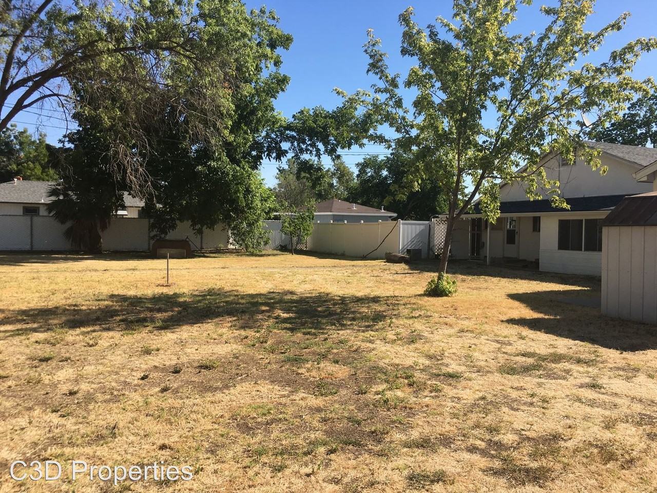 327 N Culver St - Photo 3 of 12