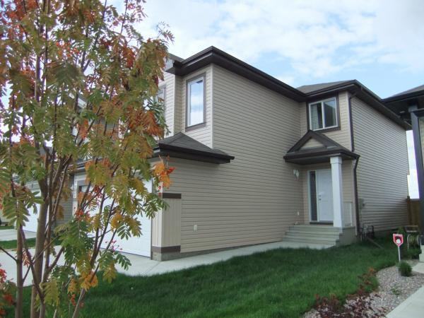 1544 37c Ave NW - Photo 2 of 12