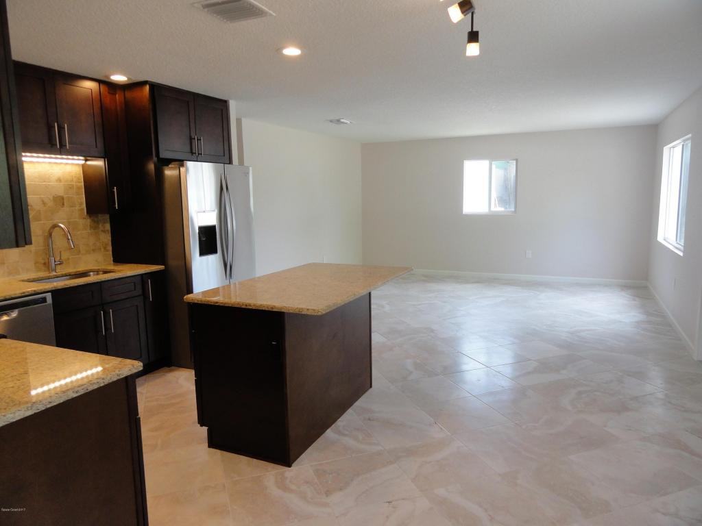 4362 Sherwood Blvd - Photo 3 of 22