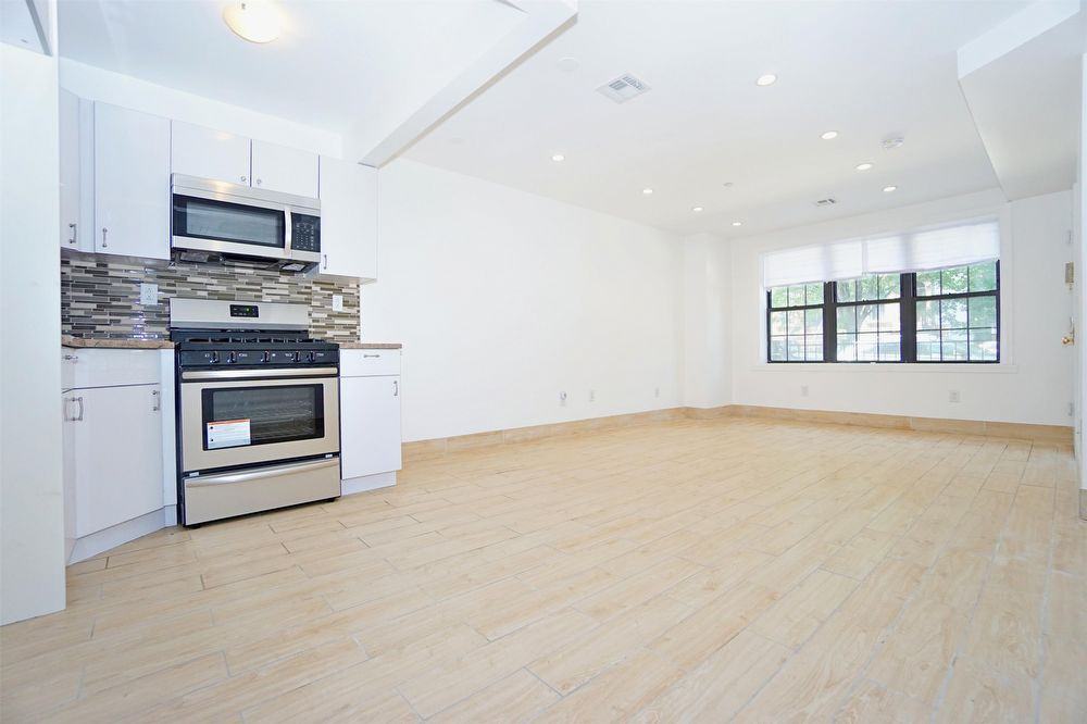 949 1/2 Greene Ave #626a - Photo 3 of 11