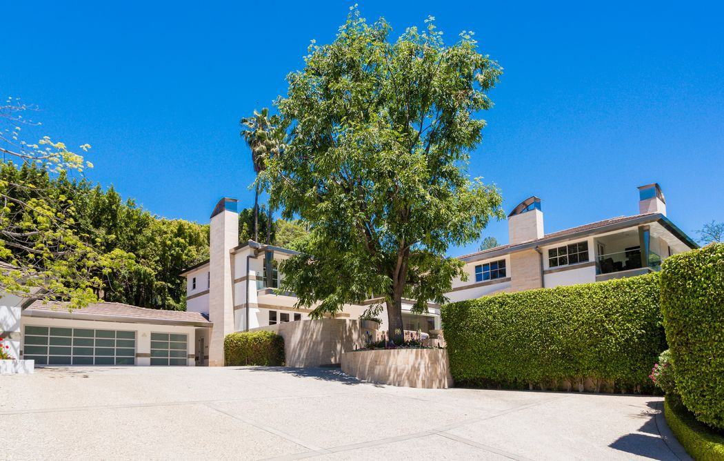 661 Doheny Rd - Photo 2 of 17