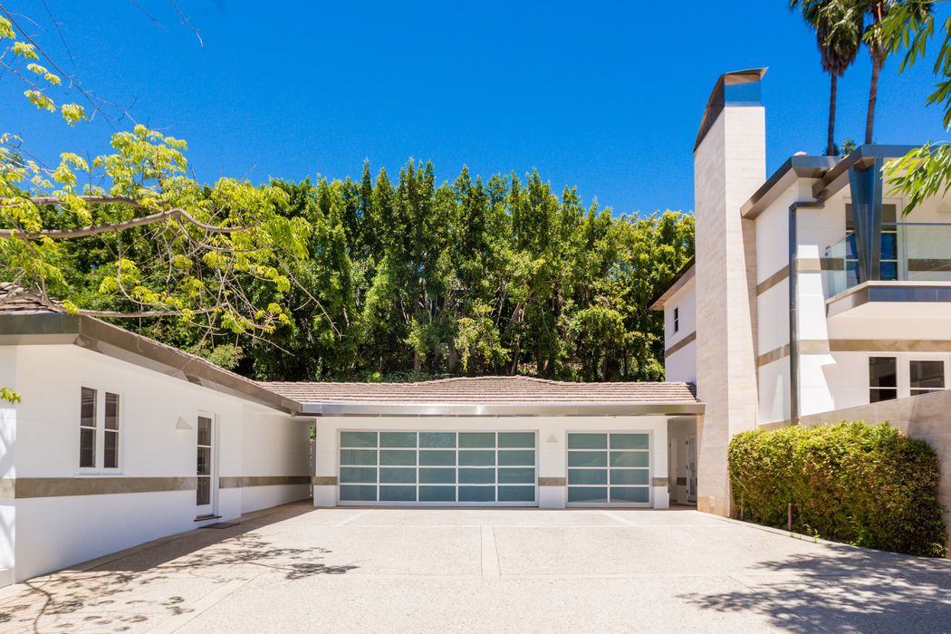 661 Doheny Rd - Photo 3 of 17