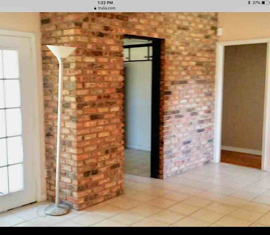 701 Mark St - Photo 2 of 15