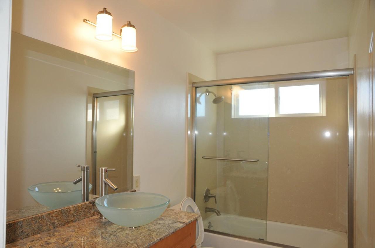 659 College Ave - Photo 2 of 8